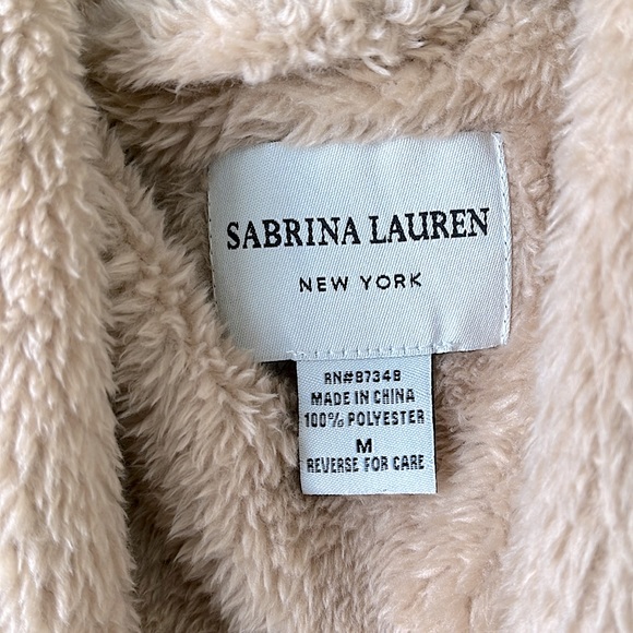 Long Faux Fur Vest with Hood and Pockets - Women’s - Sabrina Lauren NY - Medium - Picture 4 of 4